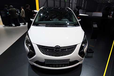 Opel - Opel Zafira Tourer con nuovo propulsore 1.6 CDTi ECOTEC di ultima generazione