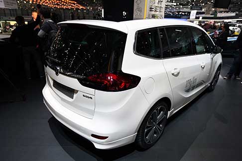 Opel - Opel Zafira Tourer con il nuovo motore 1.6 CDTi ECOTEC posteriore vettura