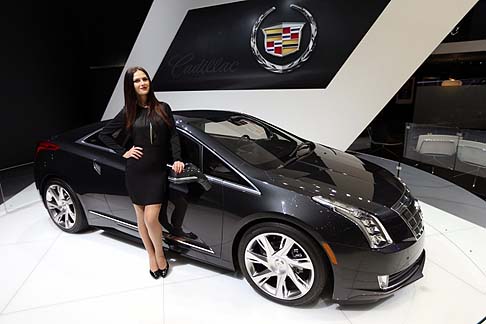 Cadillac - La lussuosa coup Cadillac ELR offre la prima applicazione della tecnologia Extended Range Electric Vehicle nata da un marchio automobilistico di lusso.