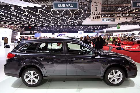 Subaru - Subaru Outback in vetrina al Salone di Ginevra.