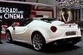 Alfa Romeo 4C Spider bianca retrotreno al Salone di Ginevra 2015