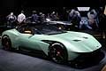 Aston Martin Vulcan fiancata laterale al Salone di Ginevra 2015