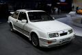 Immagine frontale della Ford Sierra RS Cosworth nello stand Ford del Salone di Ginevra 2015