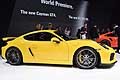 Porsche Cayman GT4 fiancata all'Auto Show di Ginevra 2015