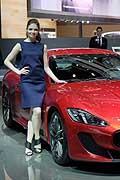 Hostess e vettura Maserati al Ginevra Motor Show 2015