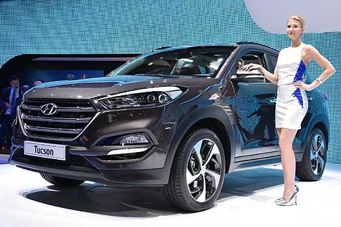 Hybrid Cars - Nuova Hyundai Tucson 48V Hybrid Concept elegante Suv presentato a Ginevra 2015