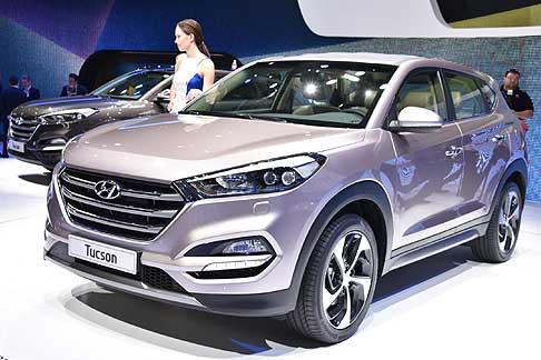 Hybrid Cars - Suv Hyundai Tucson 48V Hybrid Concept con sistema Hybrid Starter Generator