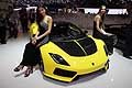 Arash AF8 Cassini e hostess al Ginevra Motor Show 2016