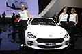 Fiat 124 Spider e hostess in mostra al Salone Internazionale dellAuto di Ginevra 2016