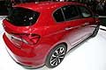 La Fiat Tipo 5 porte sar svelata nelle varianti 1.6 Multijet II Euro 6 120 CV in livrea Rosso Amore metallizzato in mostra al Salone di Ginevra 2016