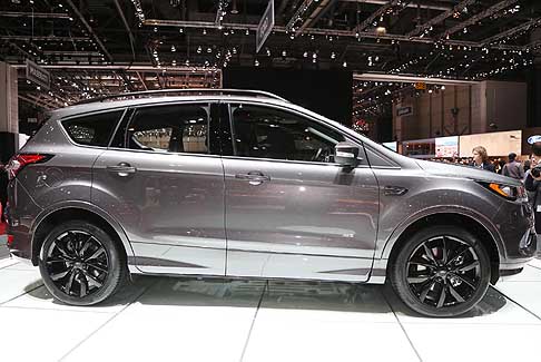 Ford - La Kuga Vignale Concept anticipa la visione futura di Ford per il prossimo suv medio di fascia premium.