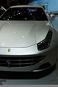 Dettaglio anteriore della Ferrari FF al Salone di Ginevra 2012