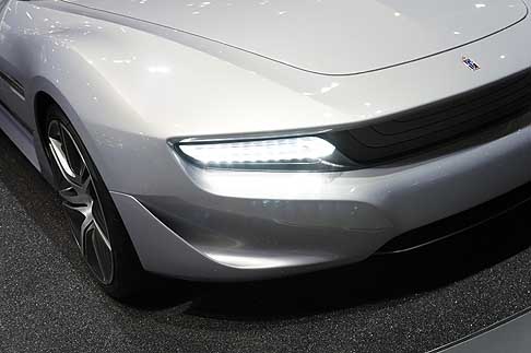 Pininfarina - Pininfarina Cambiano Concept dettaglio faro anteriore