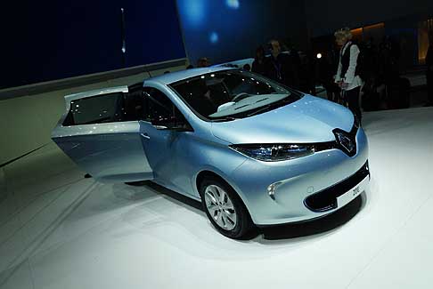 Renault - Al Motor Show di Ginevra presentata la versione commercializzabile della Renault ZOE