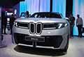 BMW iX3 calandra suv elettrico esposta allIAA Mobility 2025 fiera di Monaco di Baviera in Germania. Scopri la BMW iX3 veicolo elettrica. Guada le foto Live di Automania!