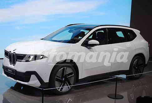 BMW e Volvo - BMW iX3 50 xDrive allIAA Mobility 2025 vettura elettrica della casa bavarese. Guarda le foto esclusive!