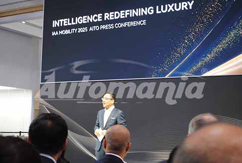 Aito - Press Conference Dr Clifford Kang Vice Presidente Aito per la presentazione di Luxury Suv Cinesi allIAA Mobility 2025 in Germania