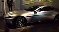 Bond car Aston Martin DB10 del Film 007 di James Bond al Museo Bond in Motion di Londra
