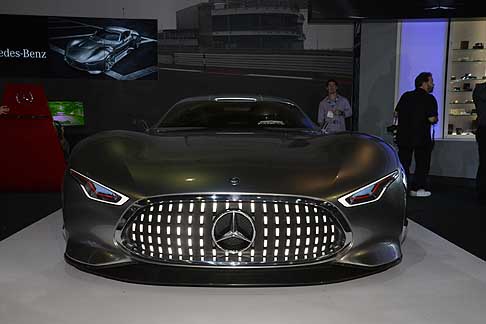 Mercedes-Benz - Mercedes AMG Vision Gran Turismo seppur nata per i videogiochi, trover la strada vera