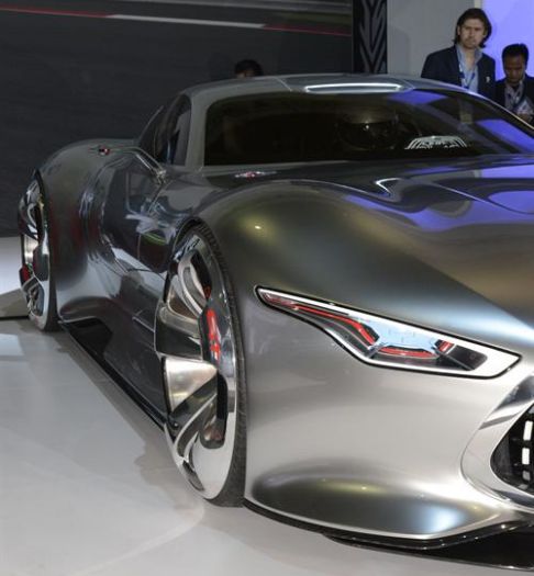 Mercedes-Benz - Mercedes AMG Vision futuristica derivante dal videogioco Gran Turismo, abbreviato GT