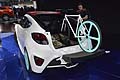 Hyundai Veloster C3 Roll Topc on bagagliaio porta bici al salone di Los Angeles LA Auto Show 2012