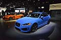Jaguar XFR-S azzurra e la Jaguar F-Type al LA Auto Show 2012
