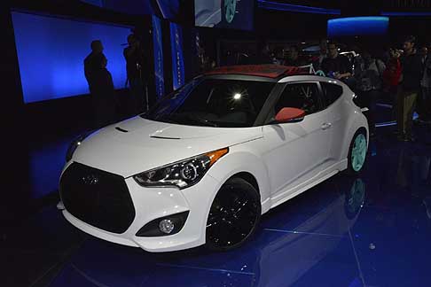 Hyundai - Veloster C3 Roll Toped concept monta il motore 4 cilindri da 1,6l a iniezione diretta di benzina da 201 CV di potenza e 264 Nm di coppia max