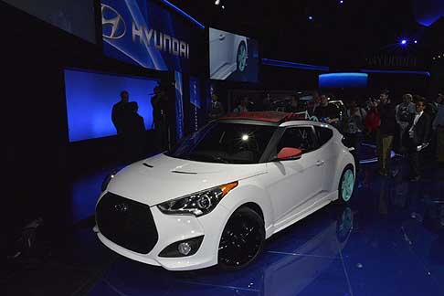 Hyundai - Veloster C3 Roll Toped concept , la sigla C3 della Roll Top sta infatti per Convertible 3-door e sottolinea la soluzione di design scelta dal marchio