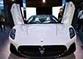 Maserati MC 20 Cielo con portiere Butterfly aperte in world premiere al Motor Valley Fest 2022 allo stabilimento di Modena