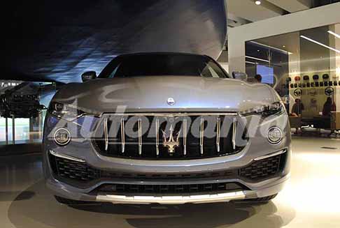 Maserati - Maserari Levante GT ibrida gran lusso allo Showromm Maserati di Modena