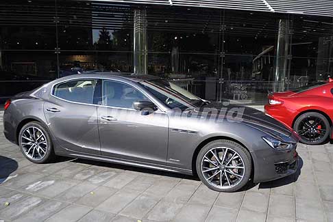 Maserati-showroom Esterno