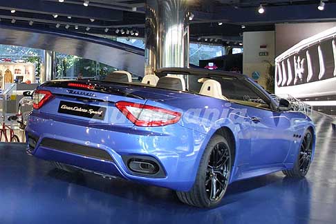 Maserati GranCabrio Sport Nerissimo Edition