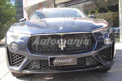 Maserati-showroom Esterno