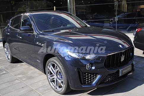 Maserati-showroom Esterno