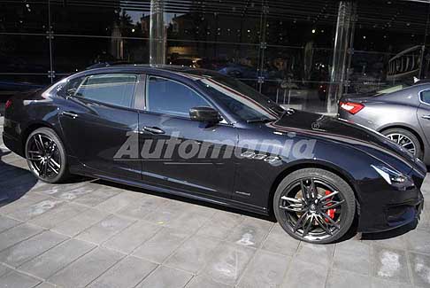 Maserati-showroom Esterno