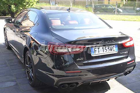 Maserati-showroom Esterno