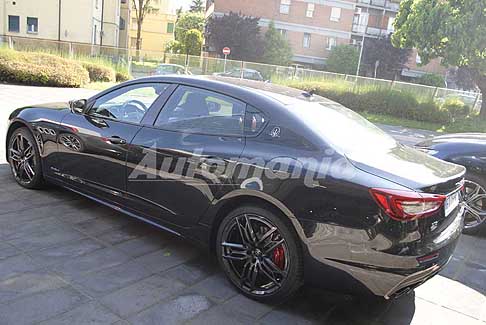 Maserati-showroom Esterno