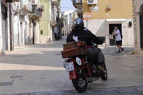 Milano Taranto 2015 - Moto Guzzi Astore 500cc biker Ugolini Mario Arcangelo