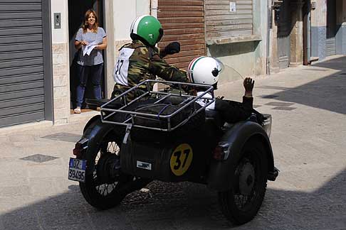 Milano Taranto 2015 - KMZ K750 750cc centro stroico Acquaviva