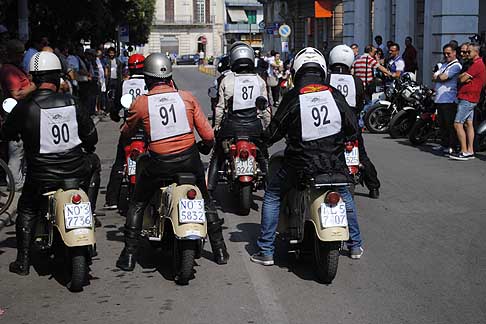 Milano Taranto 2015 - Schieramento categoria Classe 250cc in Piazza ad Acquaviva delle Fonti (BA)