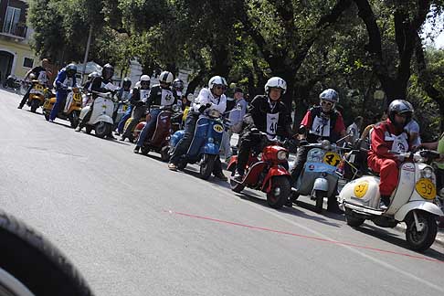 Milano Taranto 2015 - Schieramento Classe Scooter della Milano-Taranto 2015 ad Acquaviva