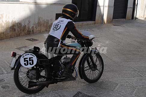 Milano Taranto 2016 - Bianchi Turismo 125cc del 1952 centauro Castellaro Paolo per la Milano Taranto 2016 tappa di Acquaviva delle Fonti