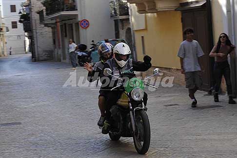 Milano Taranto 2016 - Moto Guzzi V7 750cc del 1971 di Stefani Giovanni e Doardo Enrica alla Milano Taranto 2016