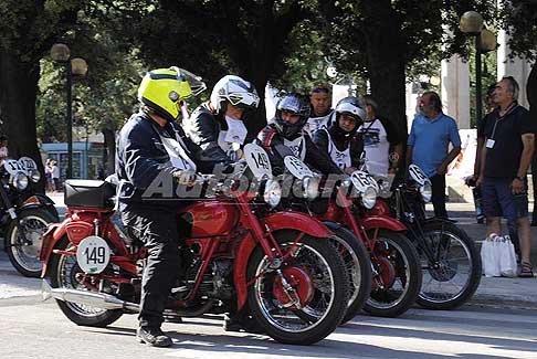 Milano Taranto 2016 - Schieramento Moto Guzzi Astone 500cc ripartenza Classe 500Cc e oltre alla Milano Taranto 2016