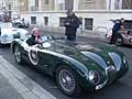 Jaguar C-Type del 1953 Sport con la coppia Britannica Adrian Hallmark e Ralf Shipper
