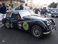 Macchina depoca Triumph TR3 del 1956 con i norvegesi Win e Joost Gottgen