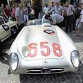 Mercedes-Benz 300 SLR del 1955 guidata da Mika Hkkinen e da Juan Manuel Fangio II