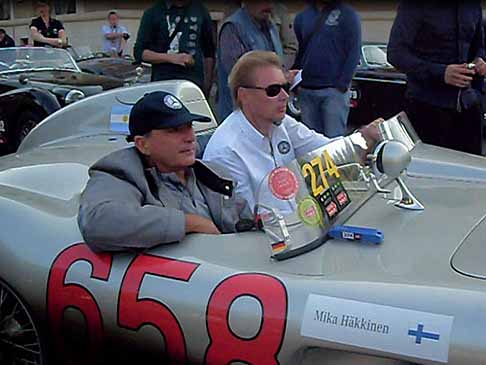 Mercedes-Benz - Mika Hakkinen e Juan Manuel Fangio nella citt eterna fotografati da Automania