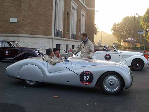 BMW - BMW 328 Mille Miglia Roadster di Mr Bean immotalati da Automania