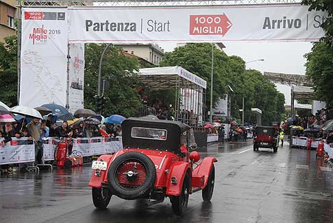 Mille Miglia 2016 - Freccia Rossa auto storiche partite per Mille Miglia 2016